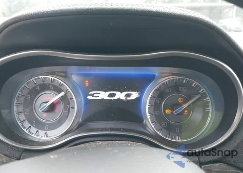 2015 Chrysler 300C z USA, uszkodzony, nr VIN 2C3CCAEG8FH832971